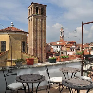 Alojamento de Acomodação e Pequeno-almoço La Terrazza Dei Miracoli, Veneza